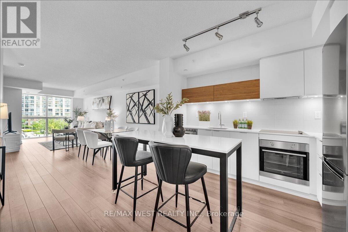 Property Photo:  20 Thomas Riley Road 306  ON M9B 0C3 