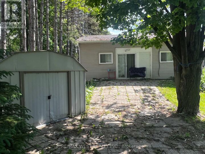 Property Photo:  16632 York Durham Line Garage  ON L4A 3L8 