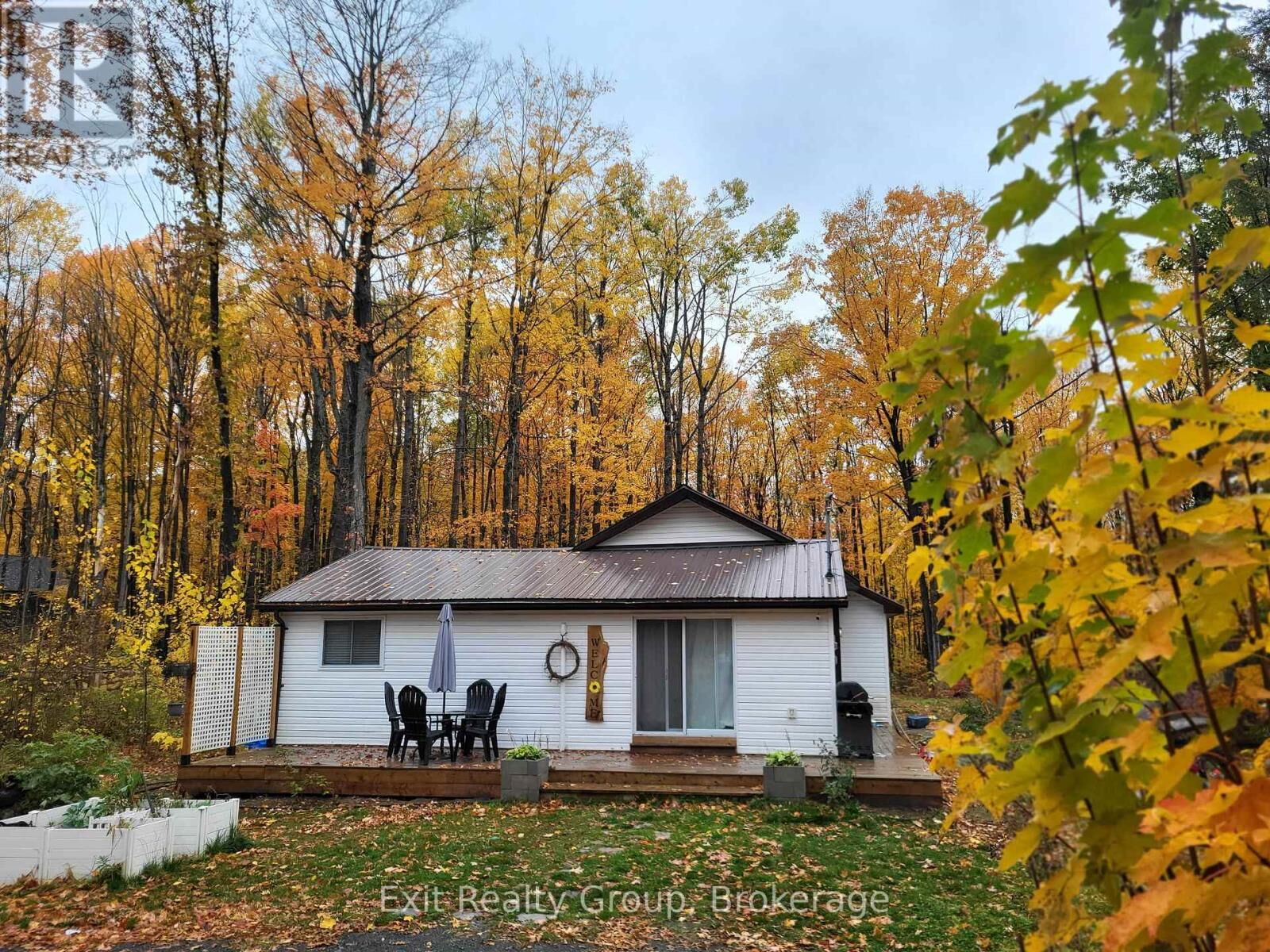 Property Photo:  54 Paradise Road  ON K0K 2M0 