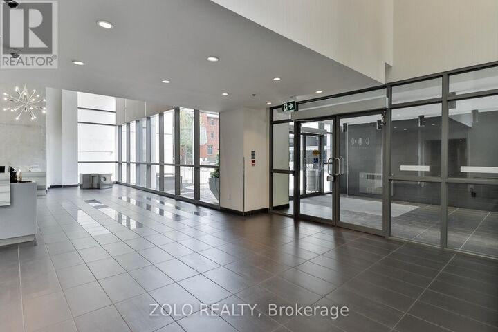 Property Photo:  285 Mutual Street 709  ON M4Y 3C5 