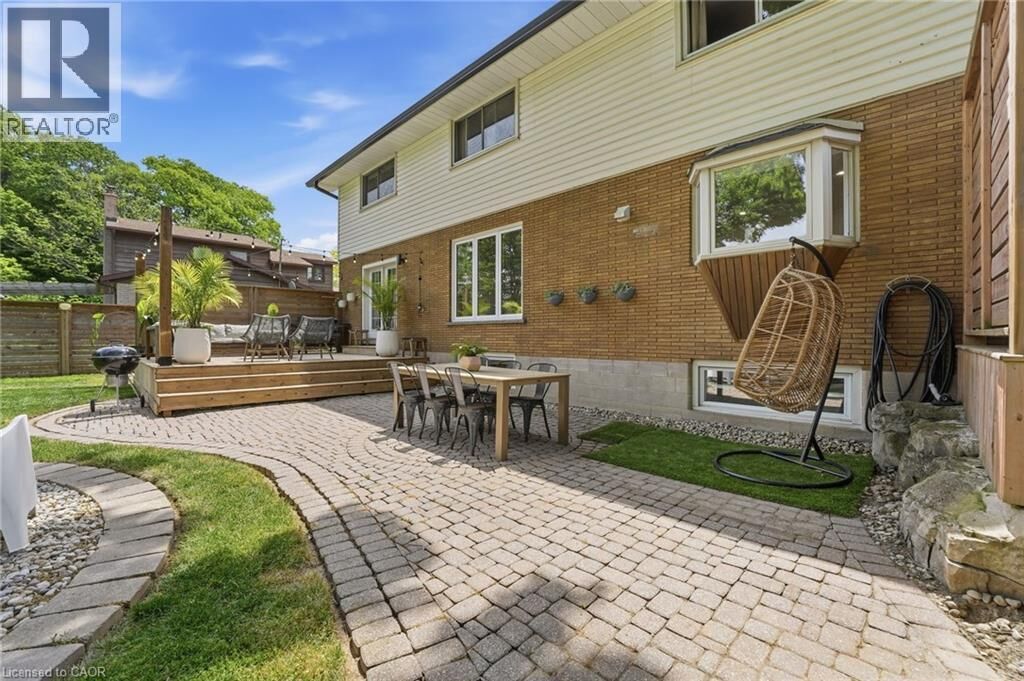 Property Photo:  304 Stone Church Road West  ON L9B 1A4 
