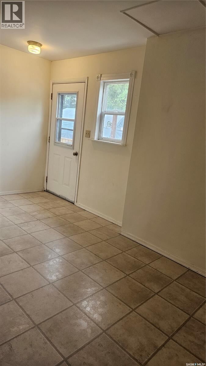Property Photo:  12 3rd Avenue  SK S0K 3J0 