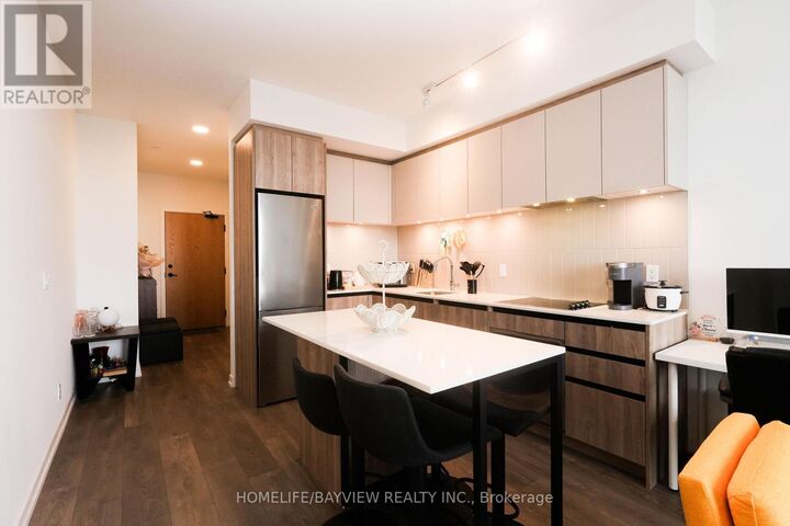 Property Photo:  8 Beverley Glen Boulevard 603  ON L4K 0L5 