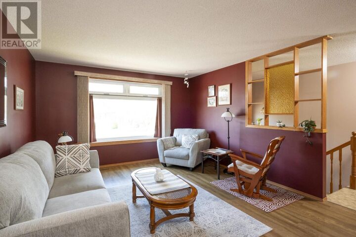 Property Photo: 400 Randall Ct ON P7G 1A1