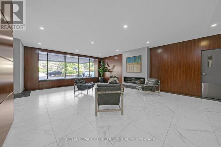 Property Photo:  50 Inverlochy Boulevard 804  ON L3T 4T6 
