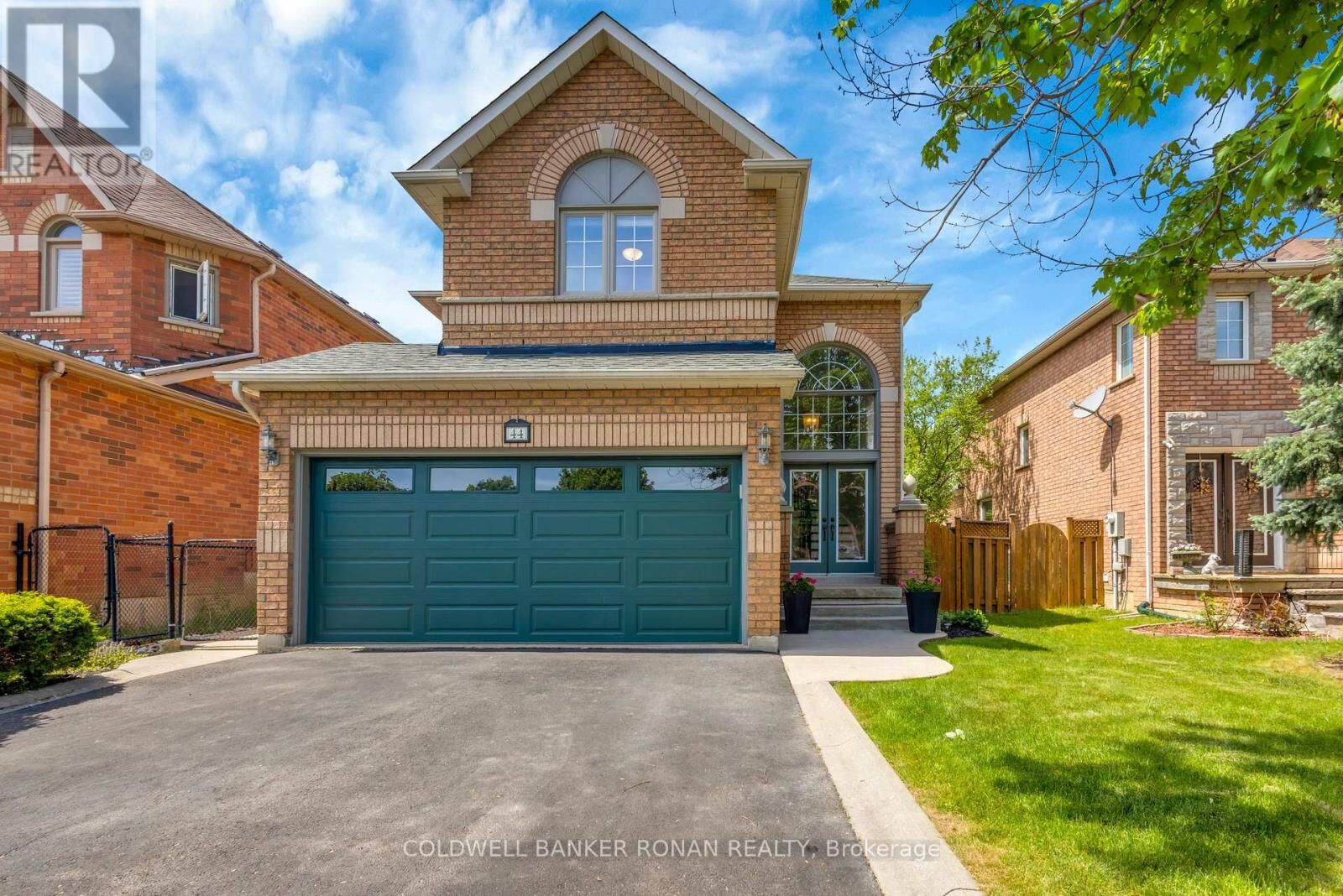 Property Photo:  44 Baccarat Crescent  ON L7A 1K7 