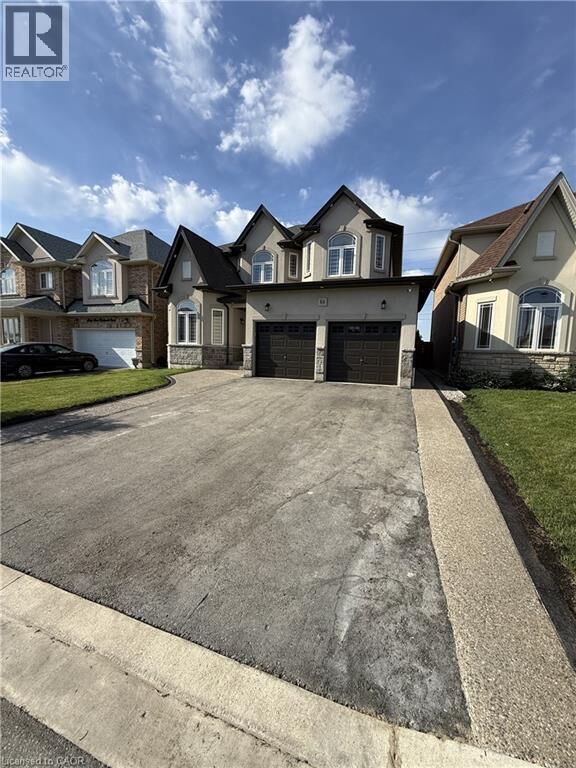 Photo de la propriété:  68 Dolomiti Court  ON L8J 3H5 
