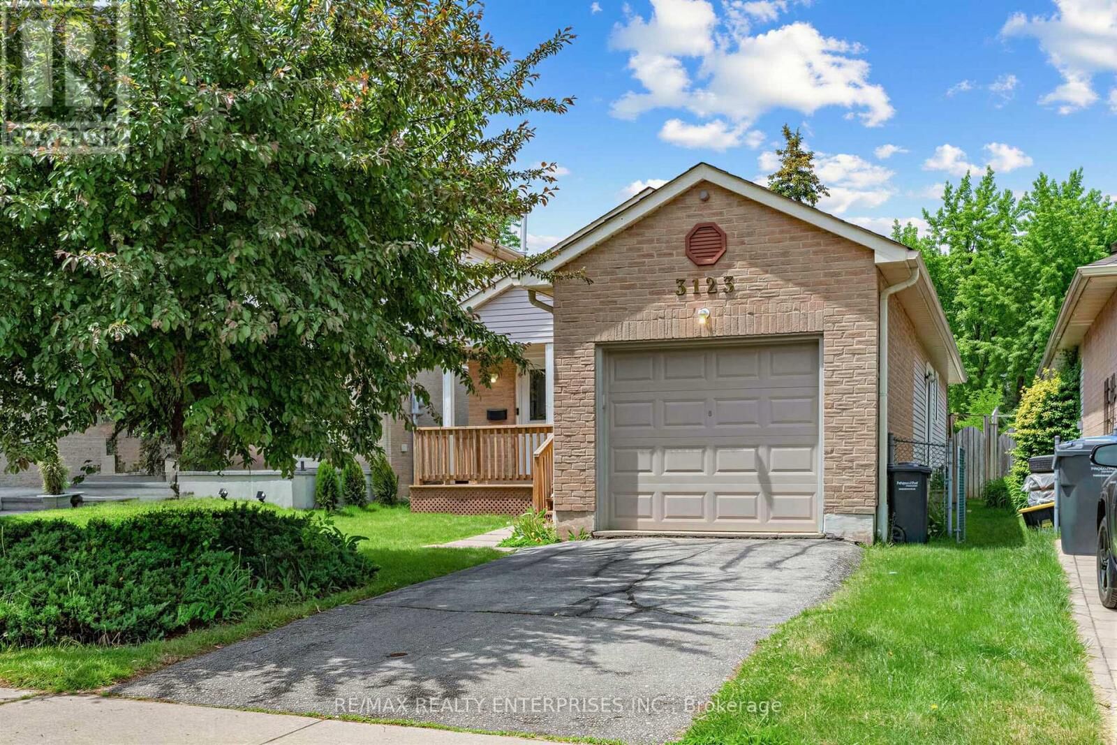 Property Photo:  3123 Arnett Court  ON L5N 3G8 