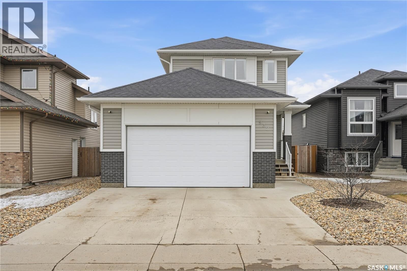 Property Photo:  932 Rock Hill Lane  SK S0K 2T1 