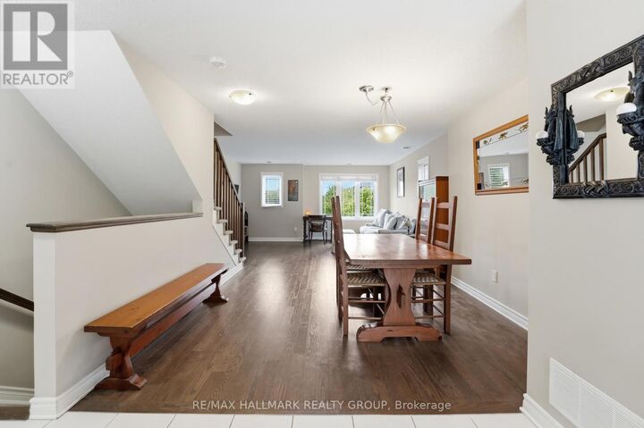 Property Photo:  670 Danaca Private  ON K1K 2V7 