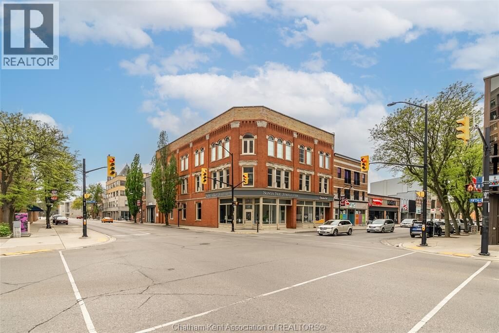 Property Photo:  138 King Street West 202  ON N7M 1E3 