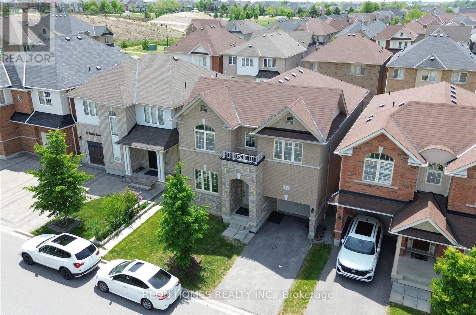 Property Photo:  37 Raithby Crescent  ON L1Z 0S6 