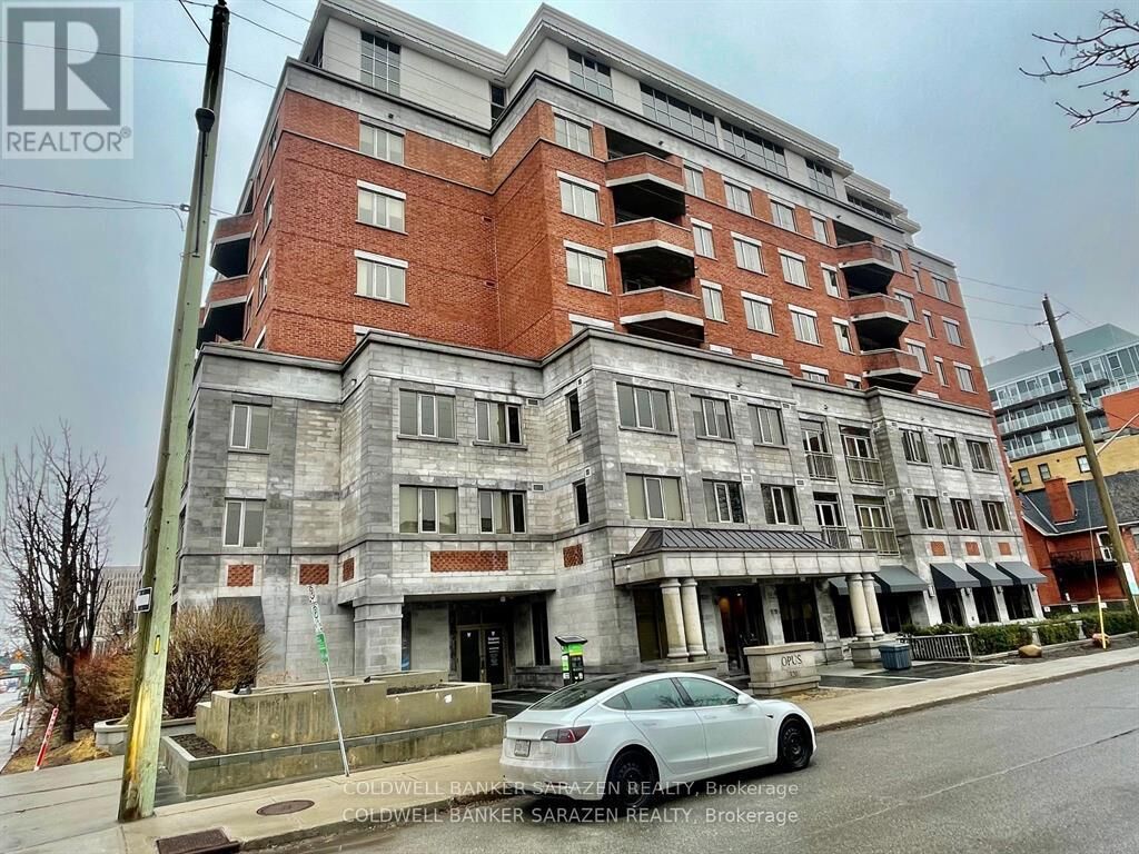 Property Photo:  320 McLeod Street 701  ON K2P 1A3 