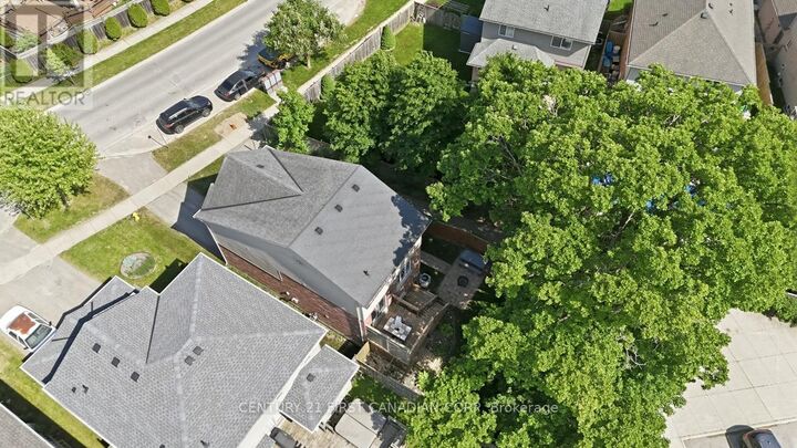 Property Photo:  1701 Stackhouse Avenue  ON N5X 4H9 