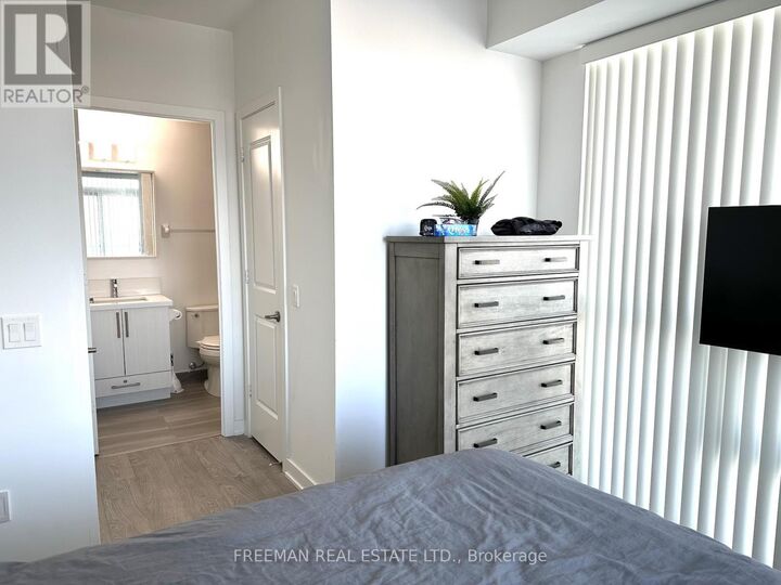 Property Photo:  4699 Glen Erin Drive 1509  ON L5M 2E5 