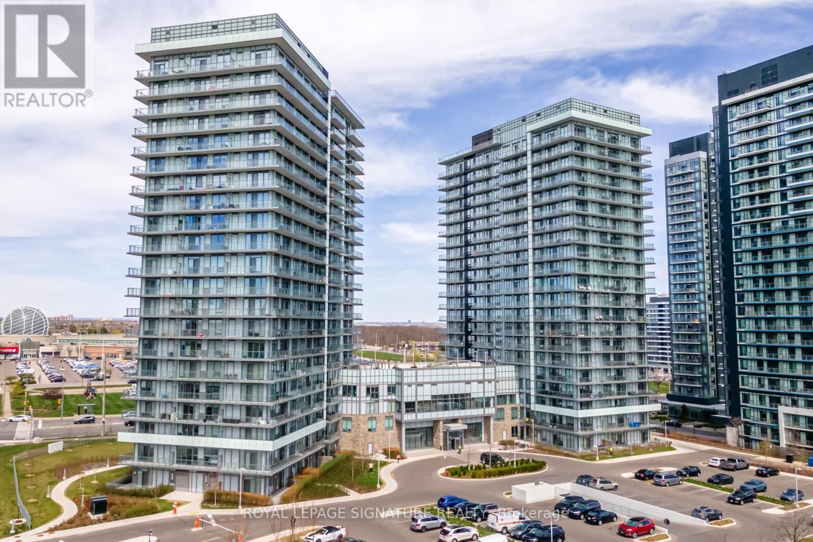 Property Photo:  4655 Metcalfe Avenue 405B  ON L5M 0Z7 