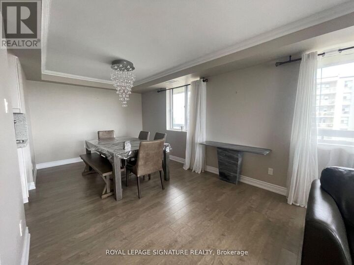 Property Photo:  8111 Yonge Street 1010  ON L3T 4V9 