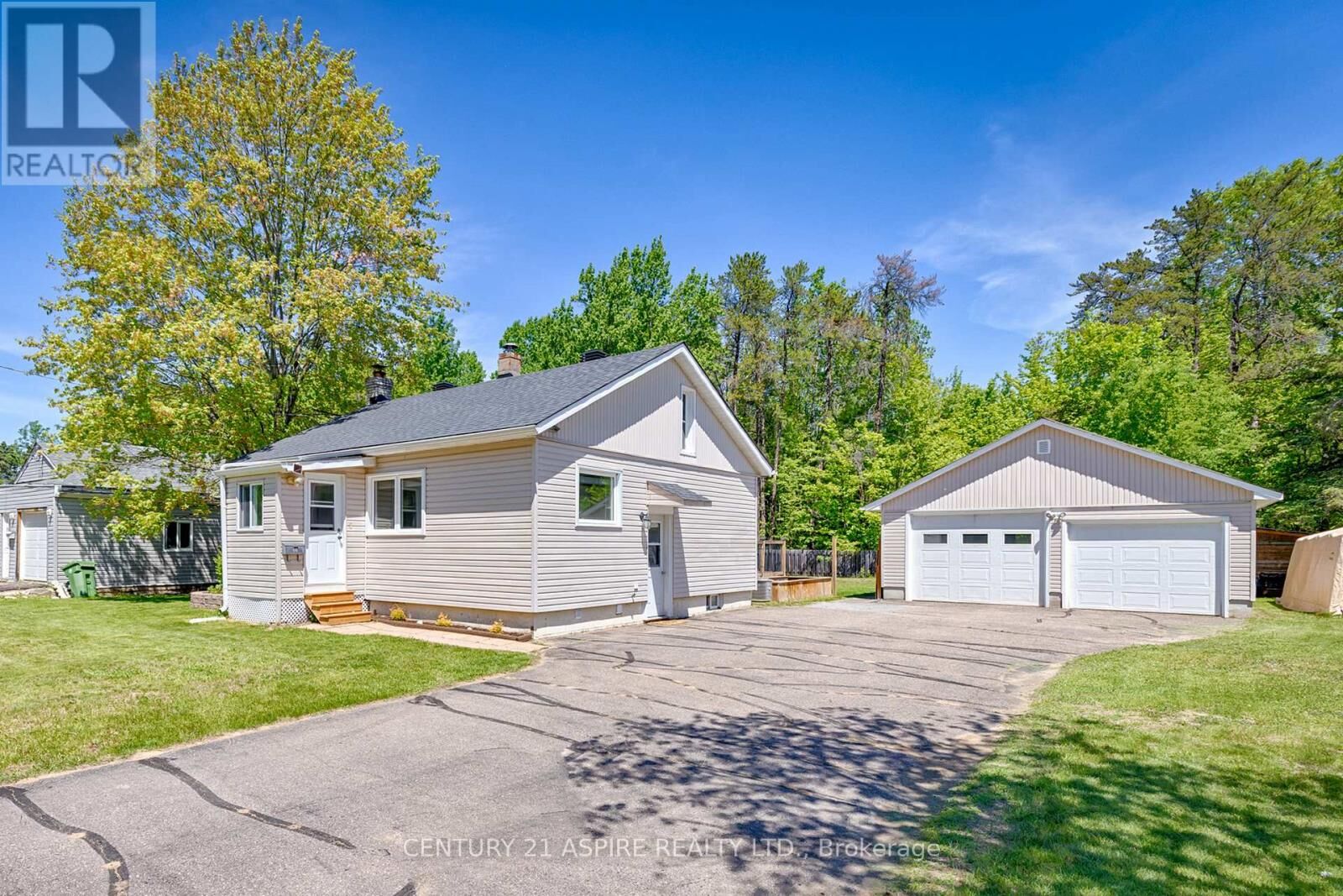 Property Photo:  64 Laurentian Drive  ON K8H 2M3 