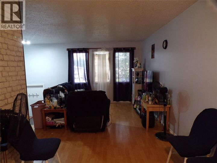 Photo de la propriété:  821/823 105 Avenue  BC V1G 2K8 