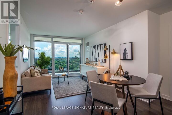 Property Photo:  18 Erskine Avenue 3210  ON M4P 0C9 