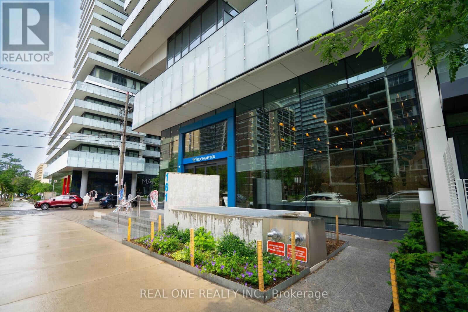 Property Photo: 161 Roehampton Avenue 318 ON M4P 1P9