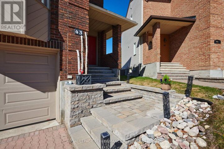Property Photo:  43 Waterview Court  ON K1V 0H5 