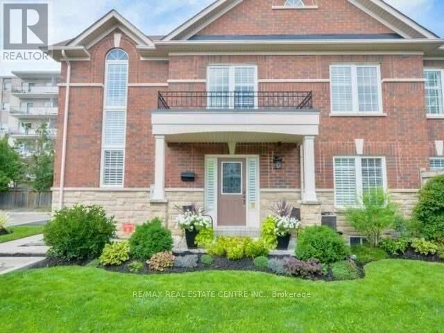 Property Photo:  9 Sand Wedge Lane  ON L6X 0H1 