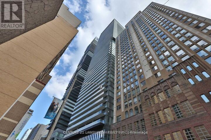Property Photo:  15 Grenville Street 3102  ON M4Y 1A1 