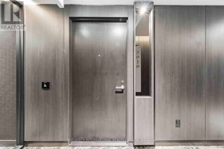 Property Photo:  11 Yorkville Avenue 5010  ON M4W 0B7 