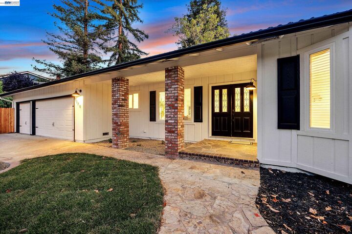 Property Photo: 1170 Mardon Ct CA 94521
