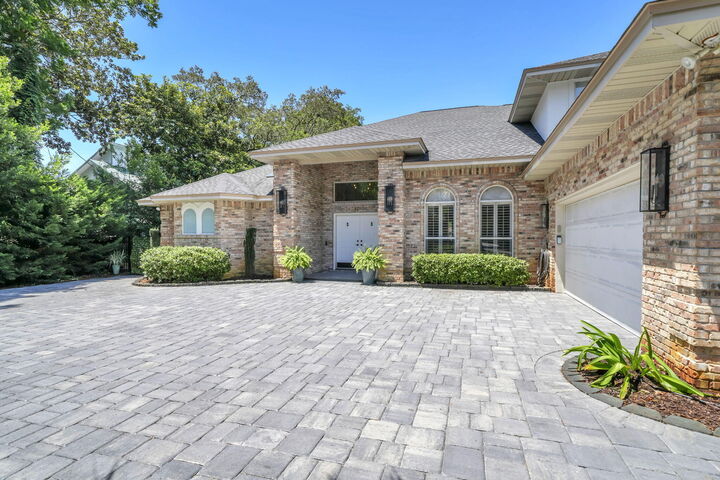 Property Photo:  821 Cross Street  FL 32541 