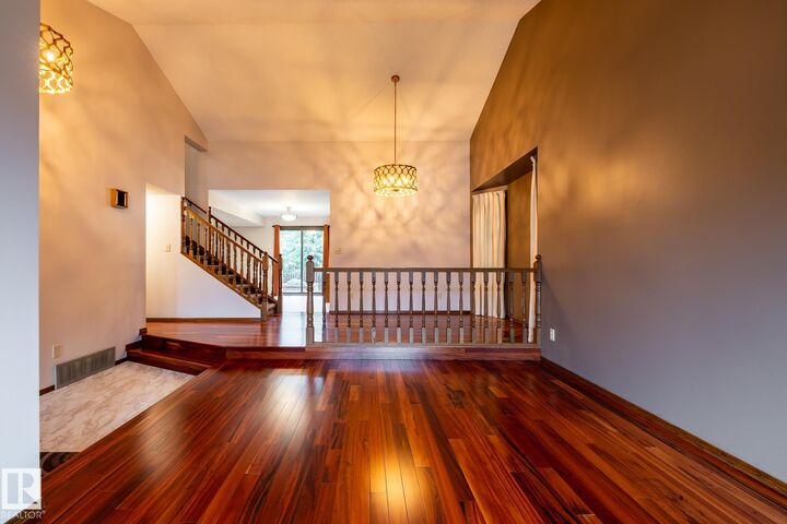 Property Photo:  2609 49 Street NW  AB T6L 3W8 