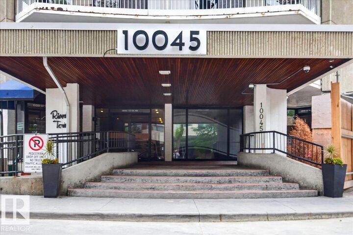 Property Photo: 10045 117 Street NW 1701 AB T5K 1W8