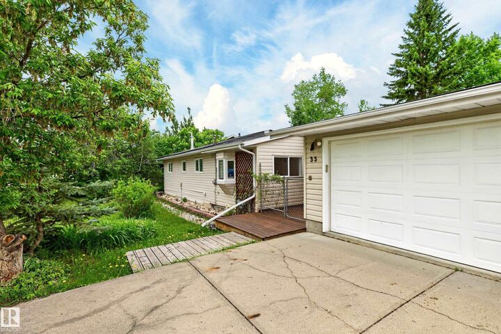 Property Photo: 51263 Rg Rd 204 35 AB T8E 1G9