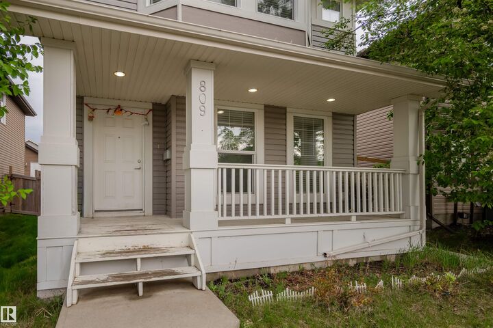 Property Photo:  809 37A Avenue NW  AB T6T 0S2 