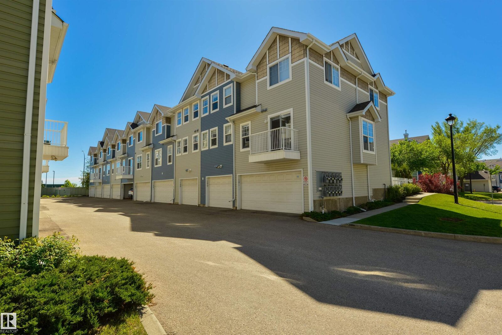 Photo de la propriété: 5604 199 Street NW 189 AB T6M 2Z9