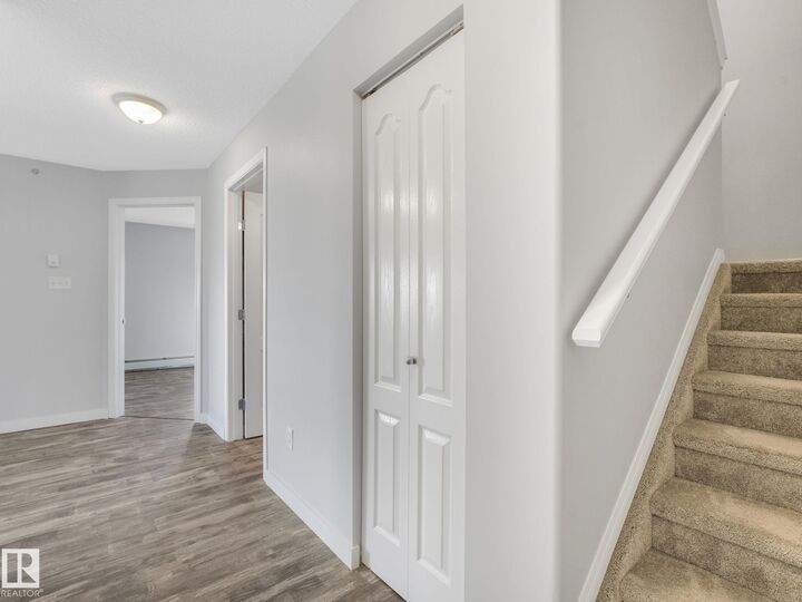 Photo de la propriété: 320 Clareview Station Drive NW 2406 AB T5Y 0E5