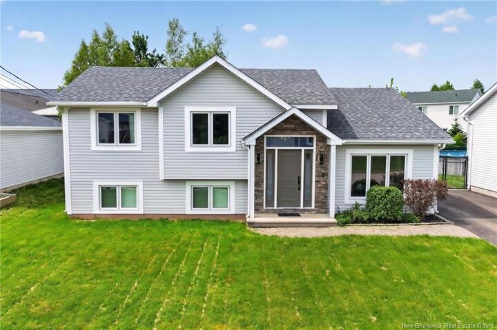 287 Maplehurst Drive — photo 1