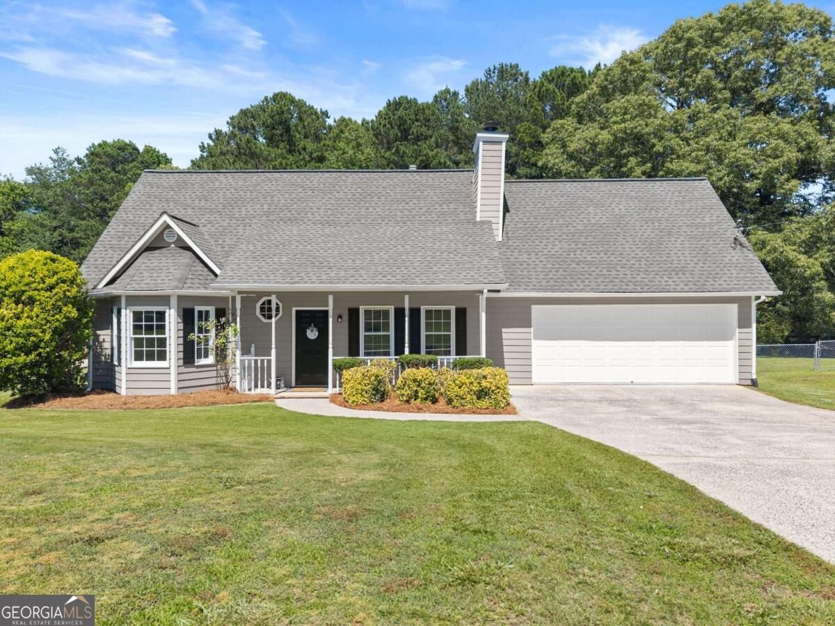 Property Photo: 5510 Mulberry Drive GA 30028