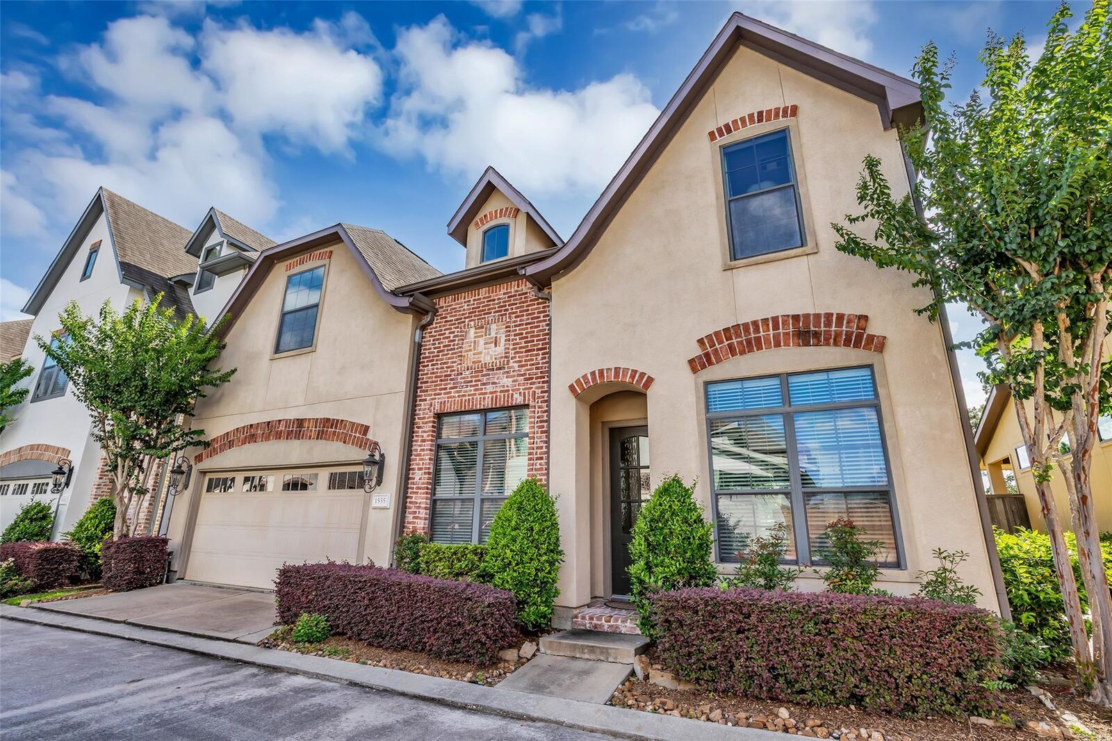 Property Photo: 1535 Woodbend Park W TX 77055