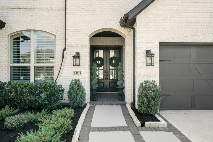 Property Photo: 24715 Beebalm Trail TX 77493