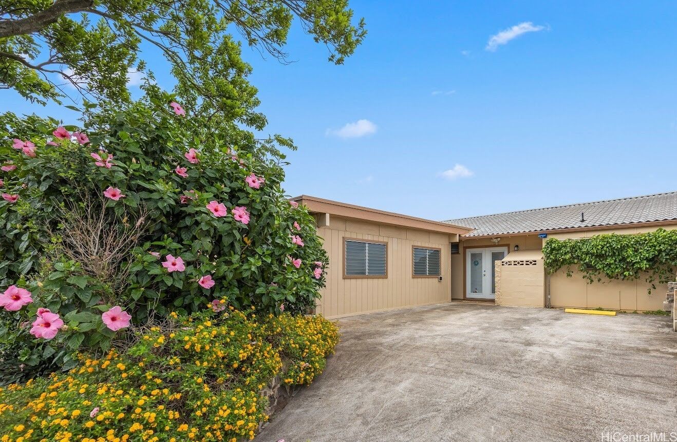 Property Photo:  98-1108 Komo Mai Drive  HI 96782 