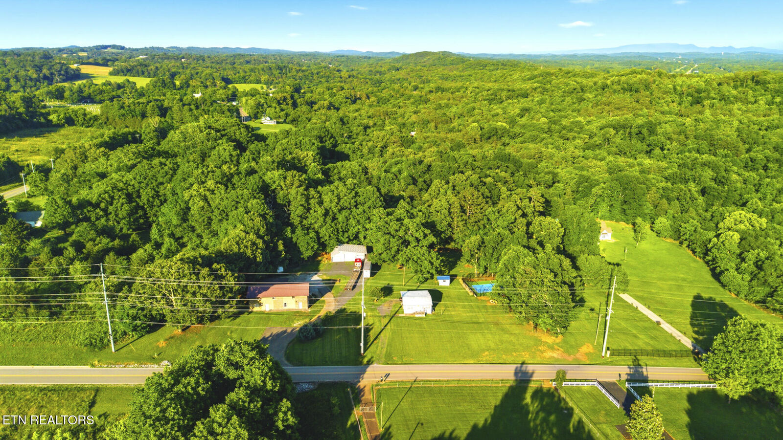 Property Photo:  814 Midway Rd  TN 37871 