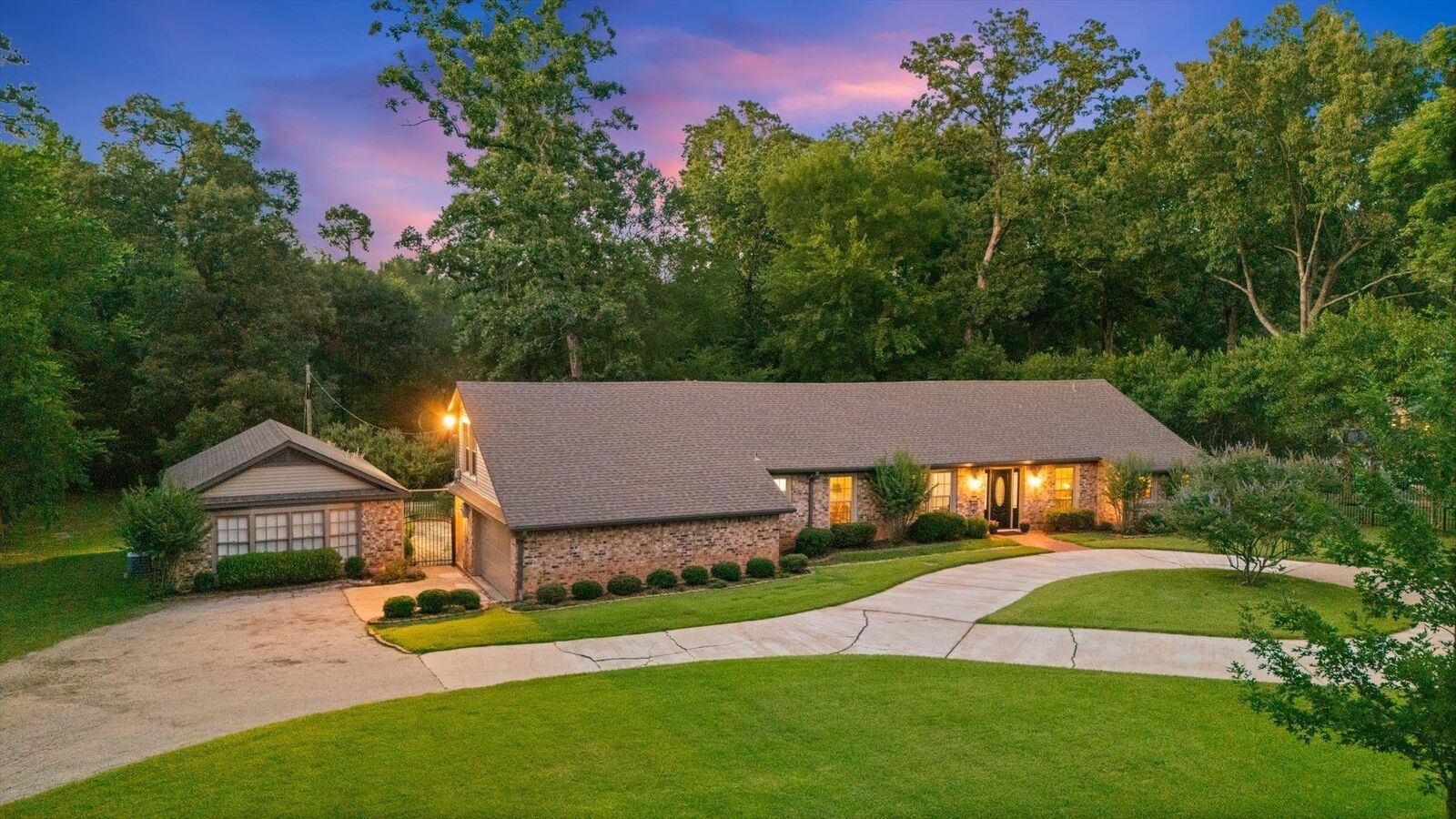 Property Photo:  1325 Yates Dr.  TX 75601 