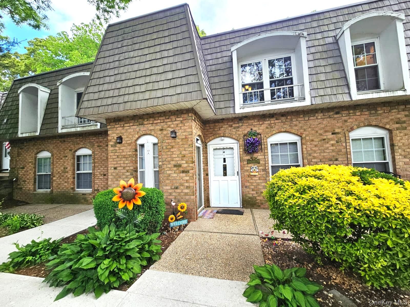 Property Photo:  655 Middle Country Road 2H2  NY 11727 