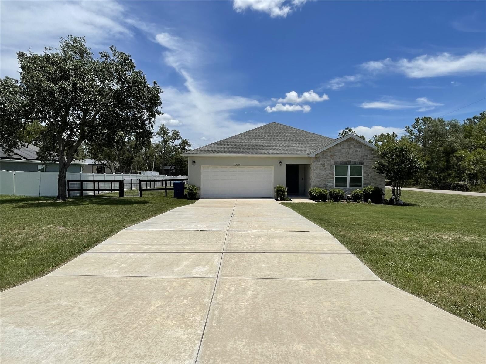 Property Photo:  13084 Motmot Road  FL 34614 