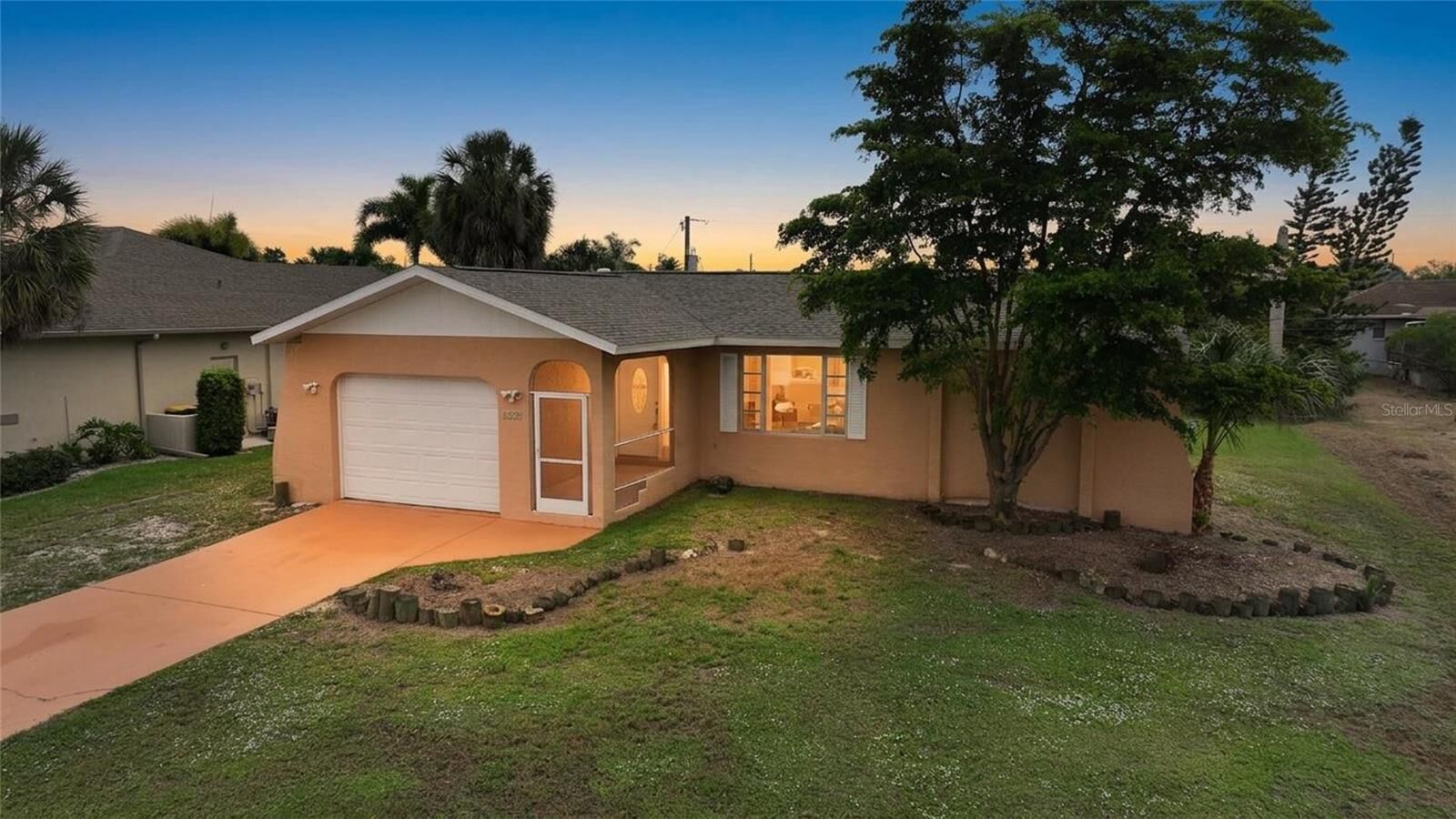 Property Photo:  2620 Wisteria Place  FL 33950 