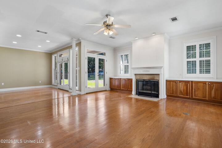 Property Photo:  501 General Pershing Avenue  MS 39564 