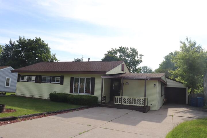 Property Photo:  1100 Heavenridge Road  MI 48732 