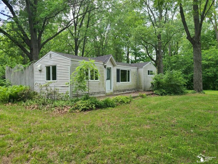 Property Photo:  2807 W Smith Road  MI 48144 